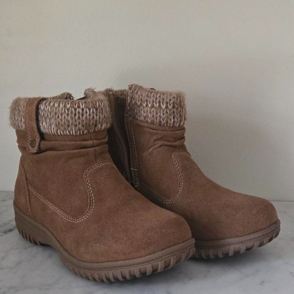 NWOB Khombus Ladies' Laura Brown Suede All Weather Bootie Size 6